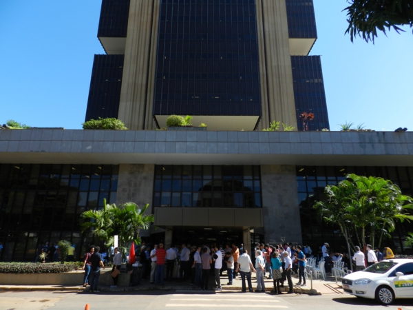 http://www.sinal.org.br/brasilia/imagens/DSCN4872_600x450.jpg