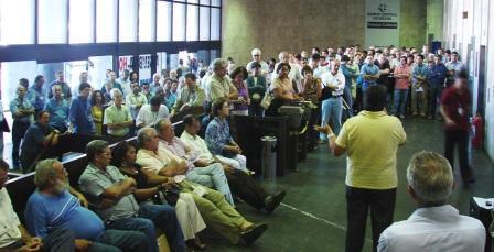  Grande Assembléia, no RJ, em 31.03, aprovou a greve a partir de 15.04
